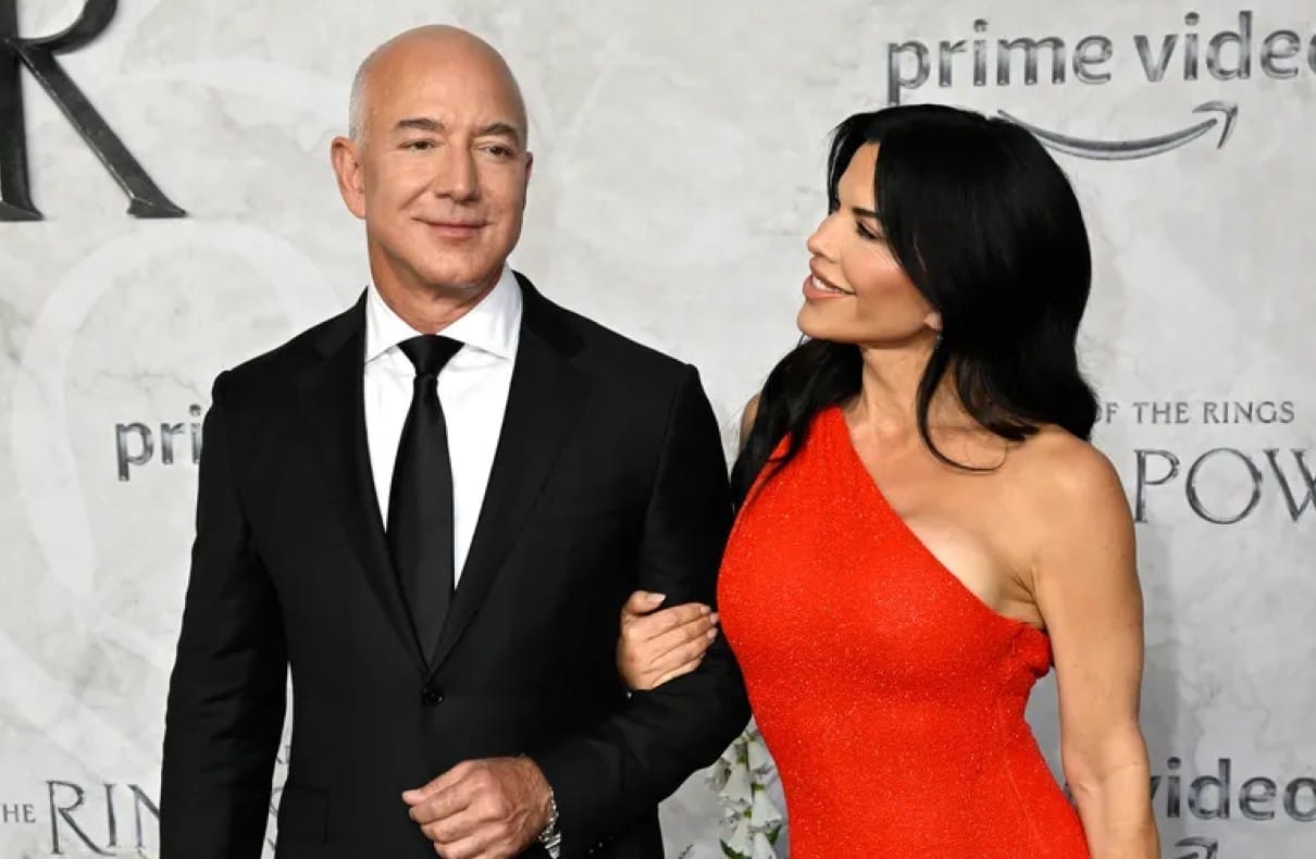 Jeff Bezos Responds to Media's Misrepresentation of Lauren Sanchez Wedding Story