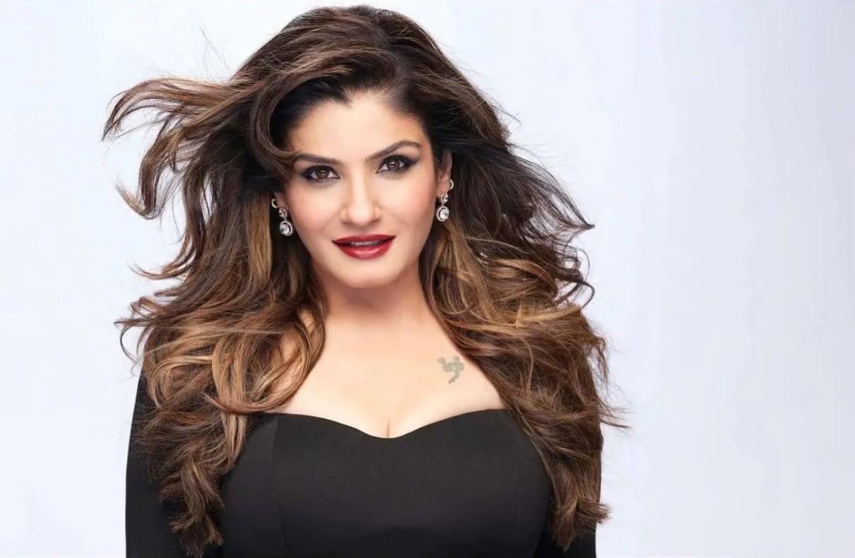 Raveena Tandon's Awkward Moments When Lips Accidentally Met