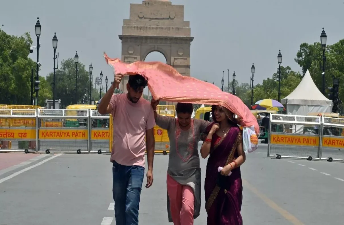 Delhi records season's hottest day, IMD issues yellow alert
