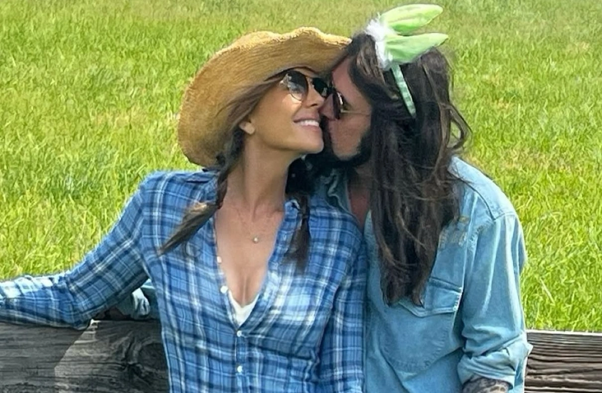 Elizabeth Hurley And Billy Ray Cyrus Go Instagram Official With Relationship